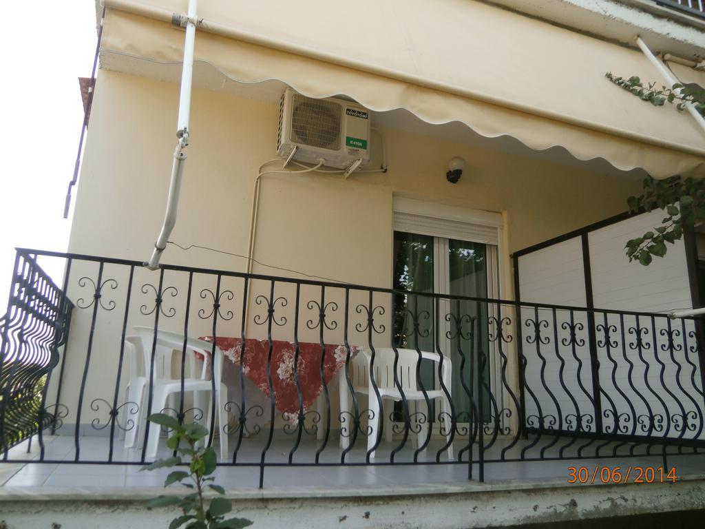 Ioannis Avrades Apartments Agiakampos  Rum bild