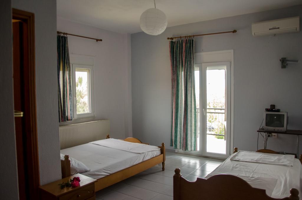 Ioannis Avrades Apartments Agiakampos  Exteriör bild