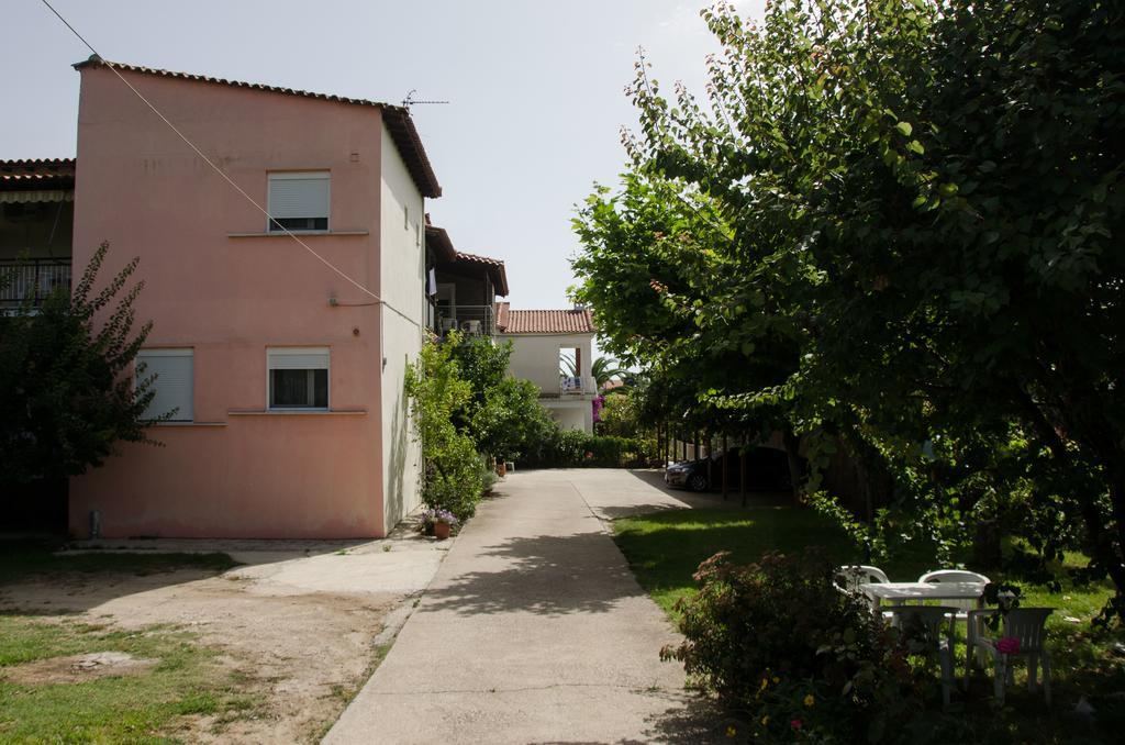 Ioannis Avrades Apartments Agiakampos  Exteriör bild