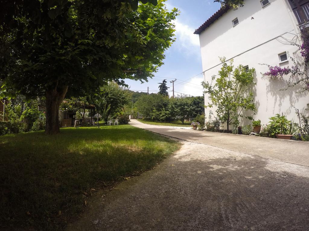 Ioannis Avrades Apartments Agiakampos  Exteriör bild