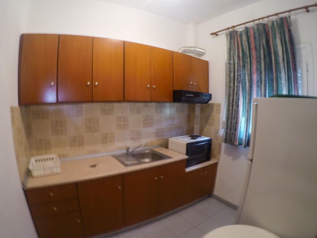 Ioannis Avrades Apartments Agiakampos  Exteriör bild
