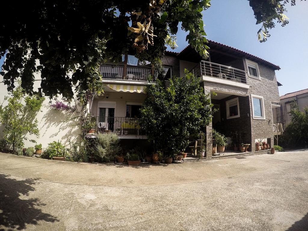 Ioannis Avrades Apartments Agiakampos  Exteriör bild
